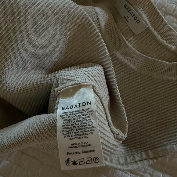 Aritzia Babaton Sweater Shell Size M - Picture 4 of 4
